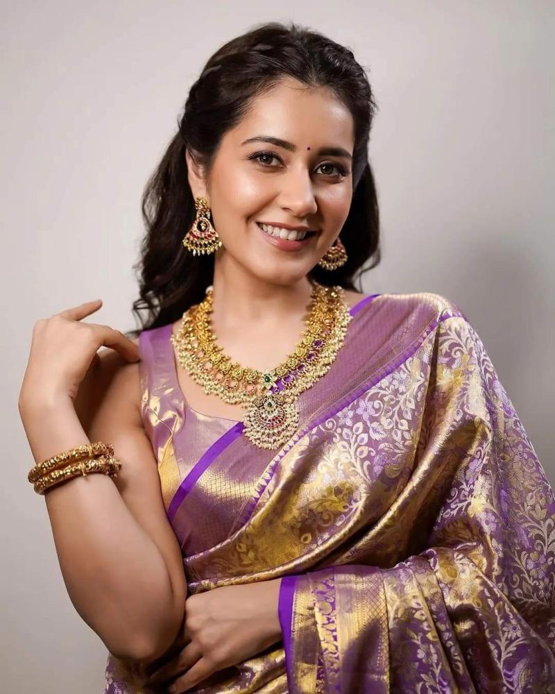 raashi-khanna-shines-in-her-stunning-saree-attire-radiating-timeless-elegance-throwback